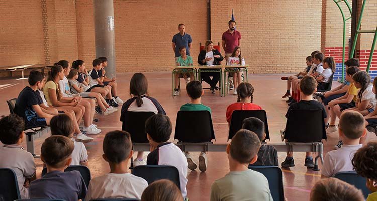 La alcaldesa preside el Pleno extraordinario del colegio EXA de Talavera