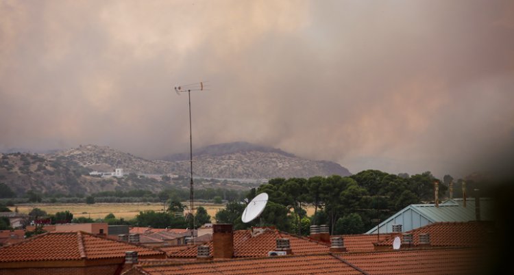 Un retén terrestre controla el estabilizado incendio de la finca Zurraquín en Toledo
