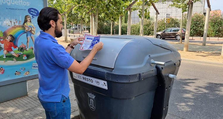Campaña en Talavera para informar sobre el uso adecuado de los contenedores