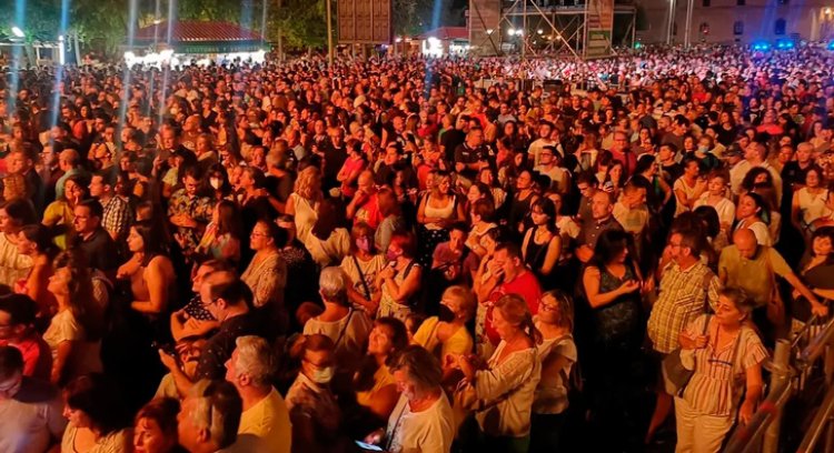 Los toledanos se vuelcan con el concierto ofrecido por Rozalén en la Feria