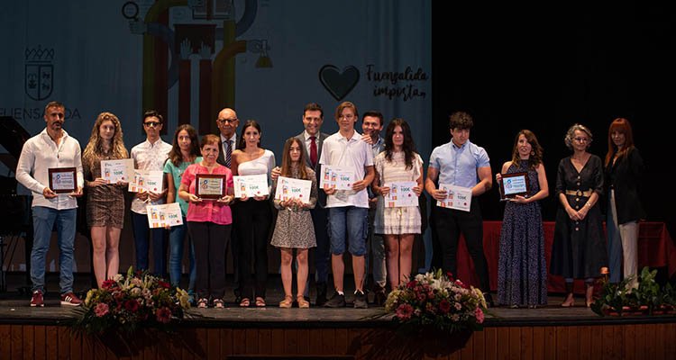 Almeida participa en Fuensalida en la gala de los premios de Educación