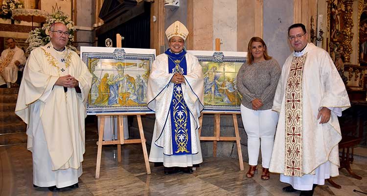 El nuncio papal, obsequiado con un Vía Crucis de cerámica de Talavera