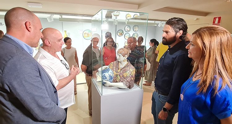 La historia de las fábricas de cerámica de Talavera, en una exposición