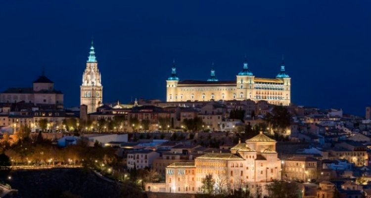 Toledo estudiará reducir la iluminación artística de sus monumentos en invierno