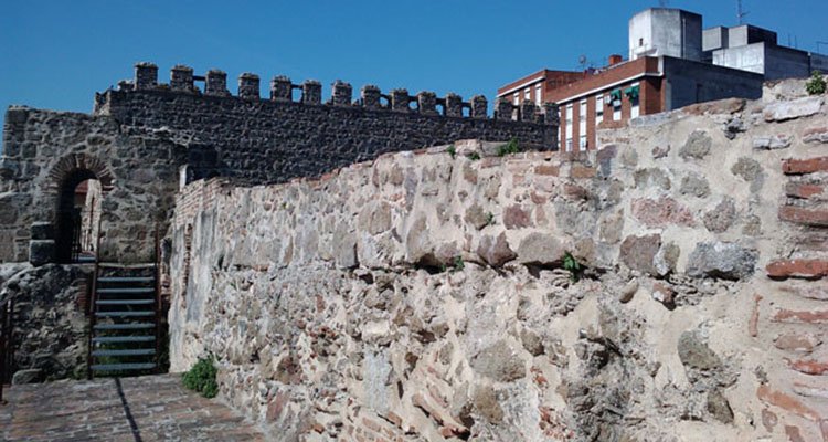 Avanzan las obras para hacer visitable en Talavera la muralla de El Charcón
