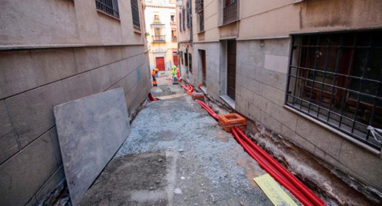 Toledo mejora el pavimento y la accesibilidad en la calle Cristo de la Luz