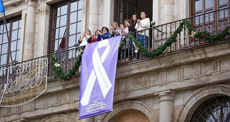 El Ayuntamiento de Toledo sensibiliza y visibiliza el 25N