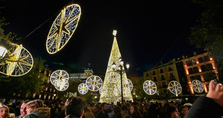 Toledo enciende sus luces de Navidad con un millón y medio de puntos de luz