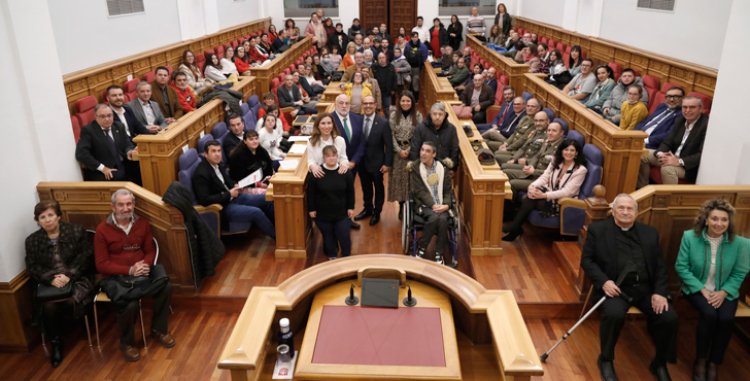 Personas con discapacidad piden en las Cortes su inclusión por una sociedad justa