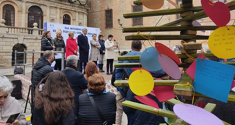 El Árbol de los Deseos de Apanas marca el Día de la Discapacidad en Toledo