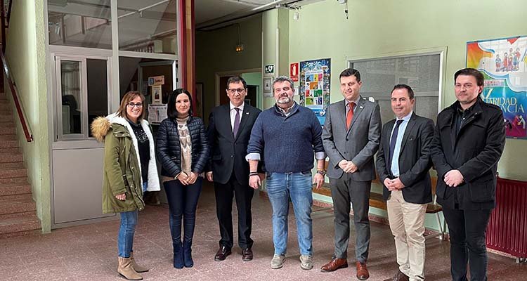 La Junta solventará dos deficiencias en el  colegio Tomás Romojaro de Fuensalida