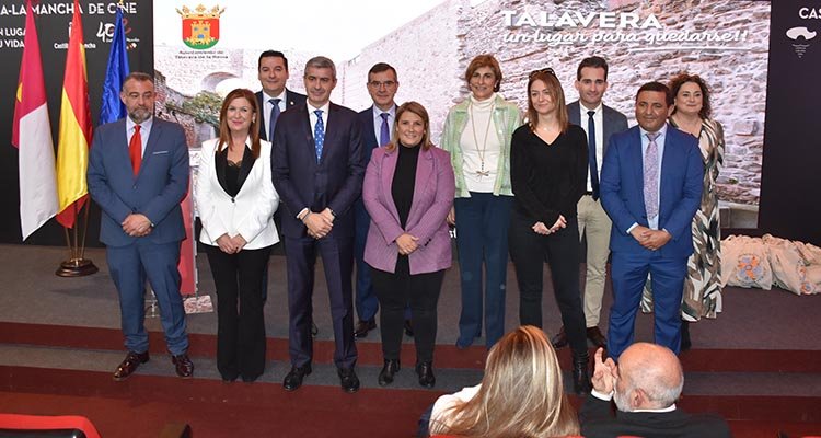 García Élez presenta en Fitur las bondades turísticas de Talavera