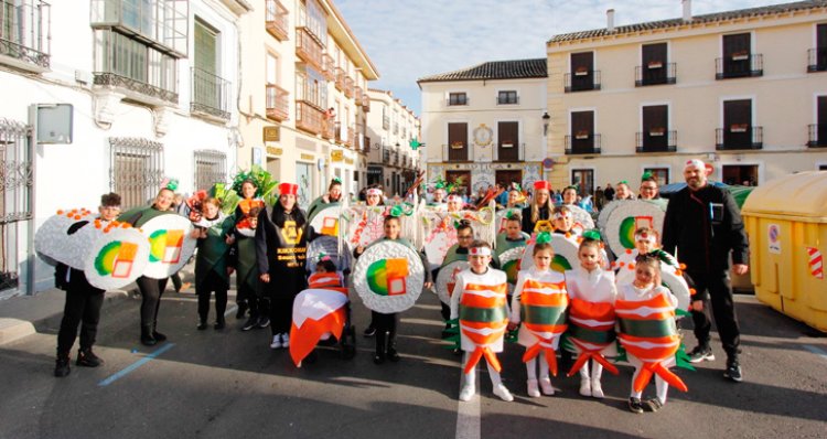 Ochocientas personas y veinte comparsas componen el desfile de Carnaval de Illescas