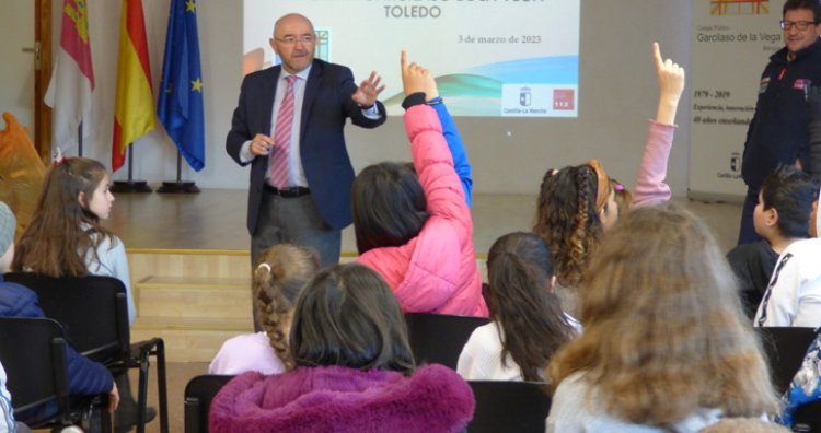 El Servicio  de Emergencias 1-1-2 visita el colegio público ‘Garcilaso de la Vega’ de Toledo