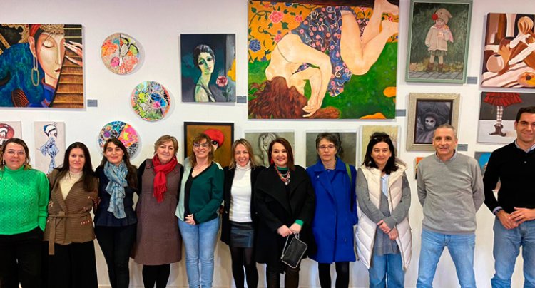 Siete pintoras del barrio de Valparaíso de Toledo montan una exposición de más de cien obras