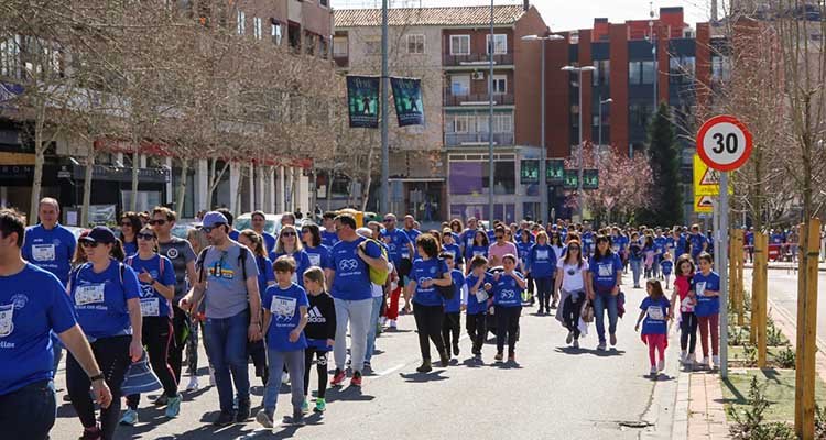 Más de 2.600 personas brillan con el colegio Infantes de Toledo