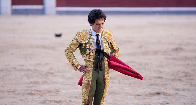 El torrijeño Álvaro Alarcón demuestra maneras, coraje y honradez en Las Ventas