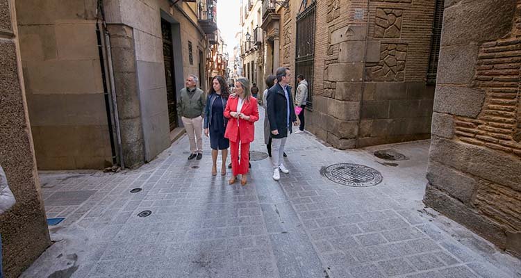 Se ultiman en Toledo las obras del entorno de la calle de la Plata