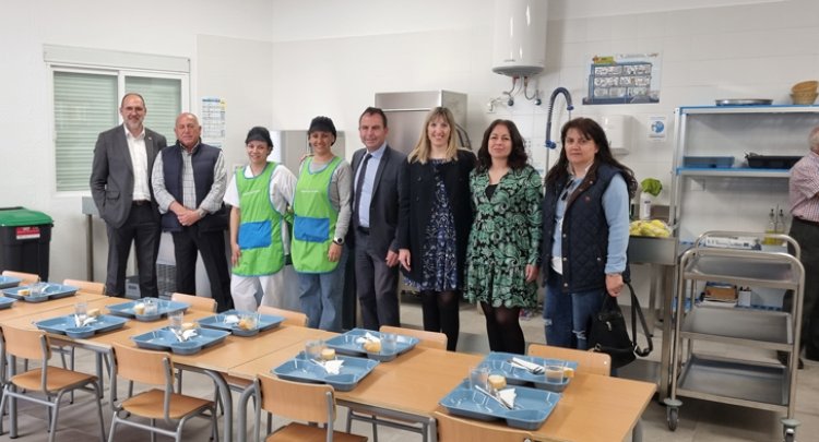 El nuevo comedor escolar en el CEIP de San Román de los Montes ya está en marcha
