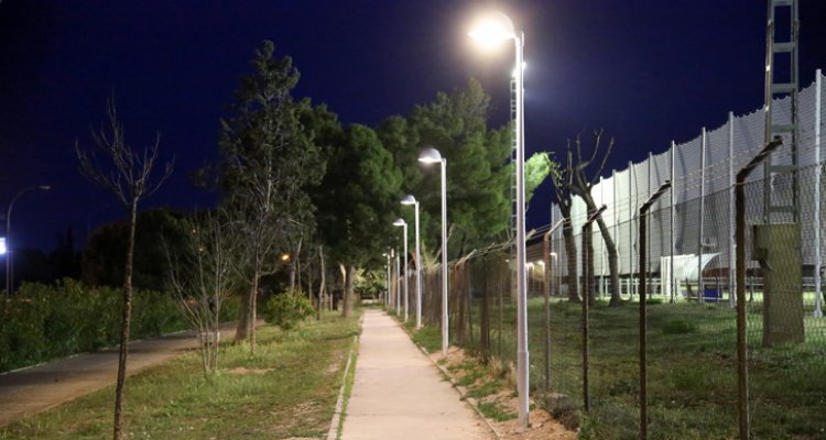 El Parque Lineal del Polígono de Toledo cuenta con nueva iluminación urbana