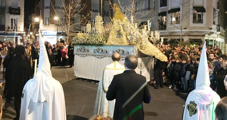 La Semana Santa Talaverana comienza con el traslado de la imagen de la Virgen de la Paz
