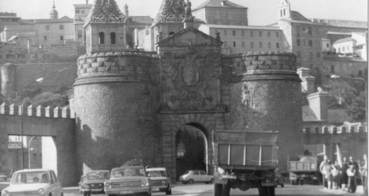 El Archivo Municipal muestra una exposición virtual de fotografías de Toledo de Gabriel Carvajal