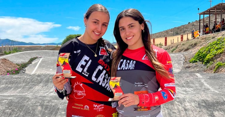 Las pilotos de El Casar, Carla Gómez y Leire Cedenilla, primera y segunda en Zaragoza