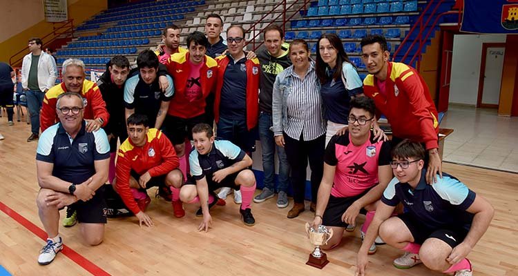 El FS Talavera inclusivo gana el amistoso ante el Móstoles en los penaltis