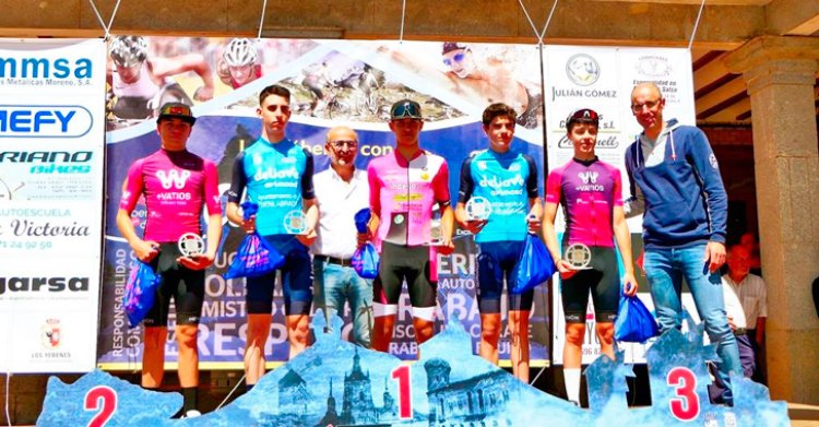 El corredor Javier Muñoz gana al sprint el I Trofeo Cadete de Ciclismo de Los Yébenes