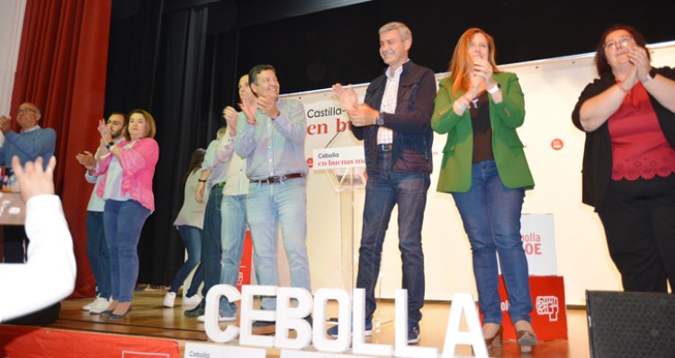 La alcaldesa y candidata del PSOE en Cebolla, Silvia Díaz, expone sus proyectos