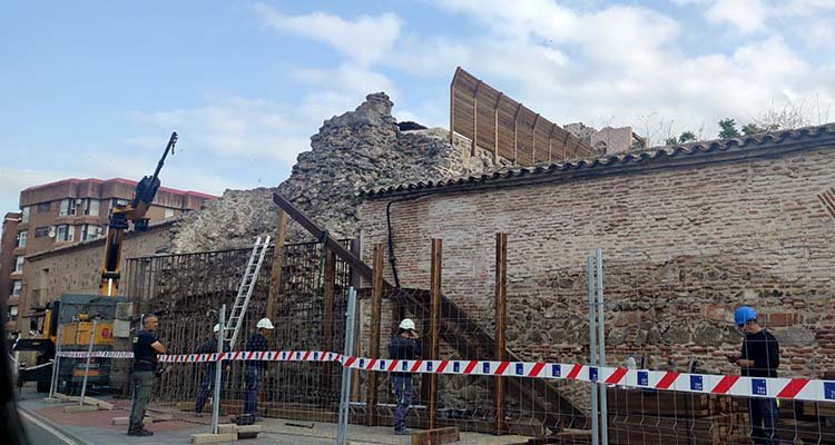 La apertura de la muralla de El Carchón en Talavera, entre una factura pendiente y la inacción