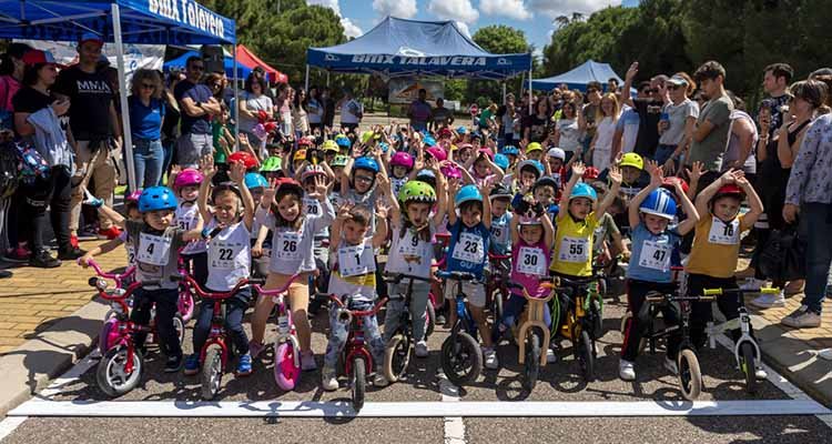 Casi un centenar de niños, en la fiesta de las bicis sin pedales de Talavera