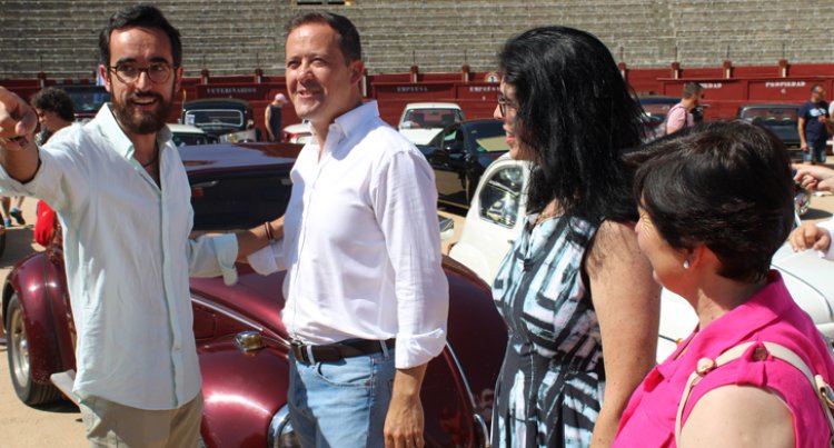 Una exposición de 120 coches antiguos, reclamo solidario para Apanas en Toledo