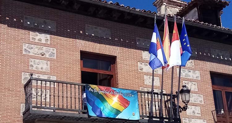El Gobierno de Talavera no pondrá la bandera arcoíris en el ayuntamiento