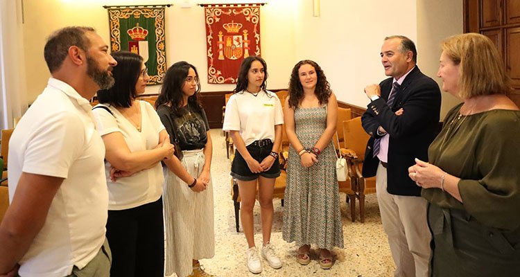 Dos alumnas de Talavera, becadas por la Fundación Amancio Ortega