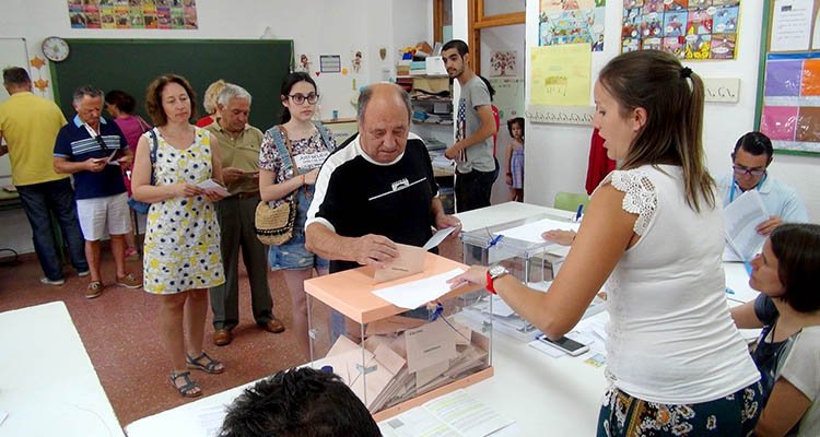 El Ayuntamiento de San Román traslada el colegio electoral a la Casa de la Cultura