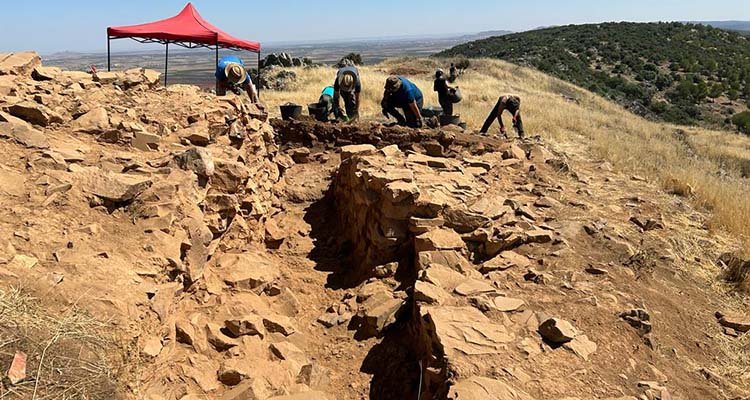 Se inician las últimas excavaciones en el yacimiento Montón de Trigo de Los Yébenes