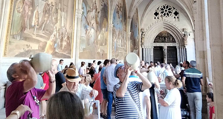 Tres años después los botijos vuelven al claustro de la Catedral de Toledo