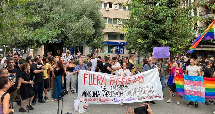 Talavera se manifiesta ante las agresiones fascistas y homófobas en la ciudad