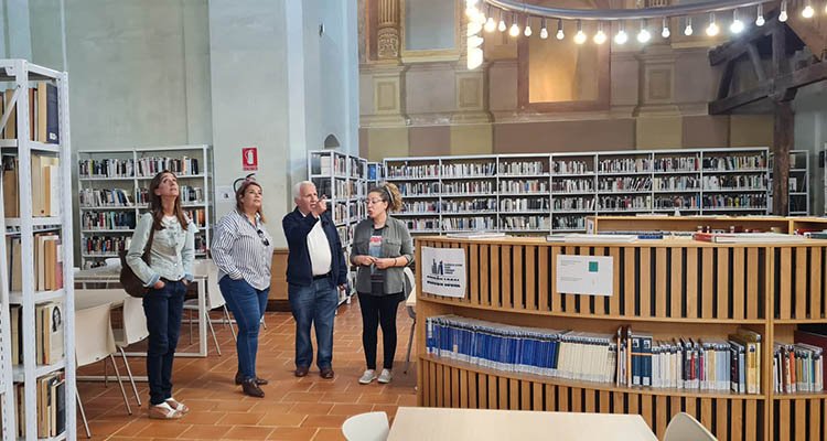 Supervisan las obras acometidas en la Biblioteca Niveiro de Talavera