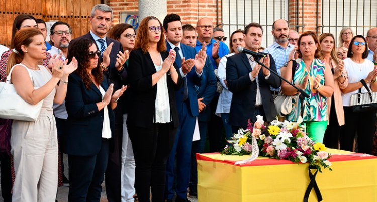 El Gobierno regional  recuerda a Sandra, la mujer asesinada en Val de Santo Domingo