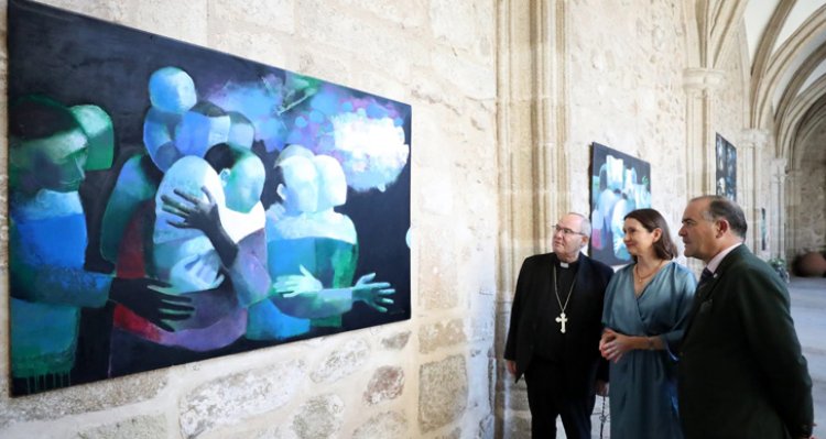 El claustro de la Colegial de Talavera acoge la exposición de arte contemporáneo ‘Alégrate’