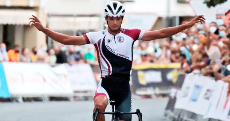 El ciclista toledano Javier Romo ficha por el Movistar por dos temporadas