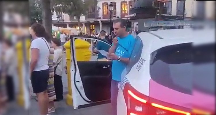 Abren expediente al policía local de Toledo que cedió un megáfono en un acto antiabortista