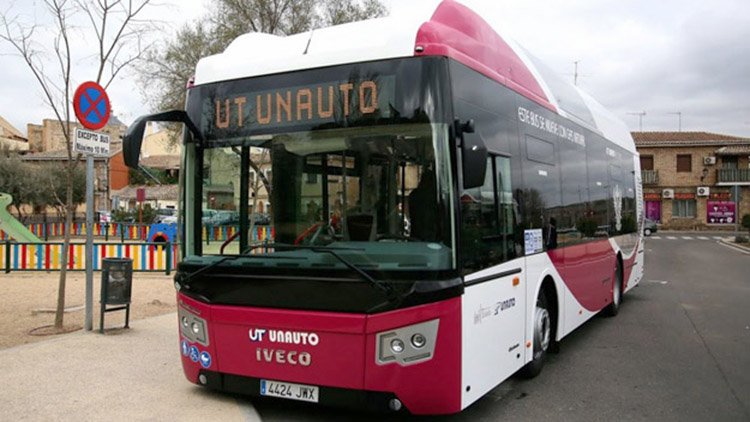 Toledo estudia implantar la petición de parada de autobús urbano a demanda