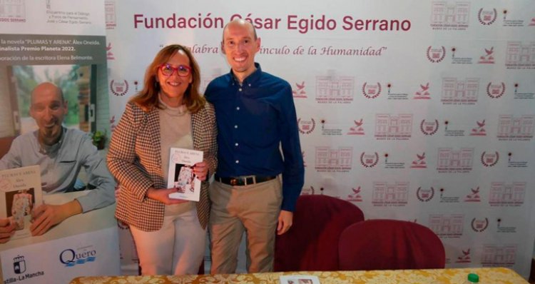 Álex Oneida presenta su libro ‘Plumas y arena’ en el Museo de la Palabra de Quero