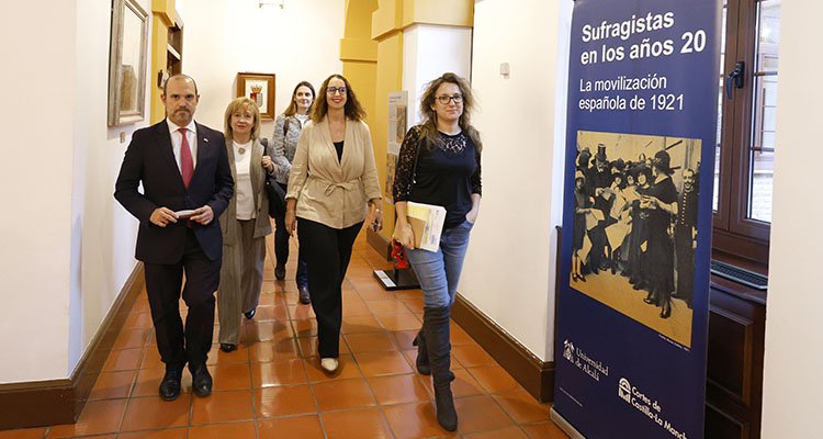 Las Cortes celebran la primera vez que las mujeres pudieron votar en España