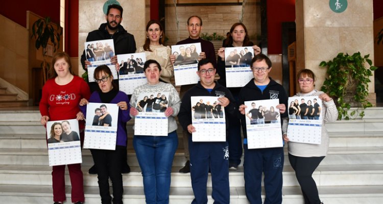 La Diputación colabora con la Asociación Down Toledo en la edición de sus calendarios solidarios