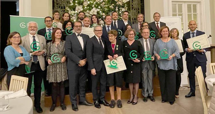 Foto de familia con los premiados, en la que destacó la ausencia del alcalde de Talavera..
