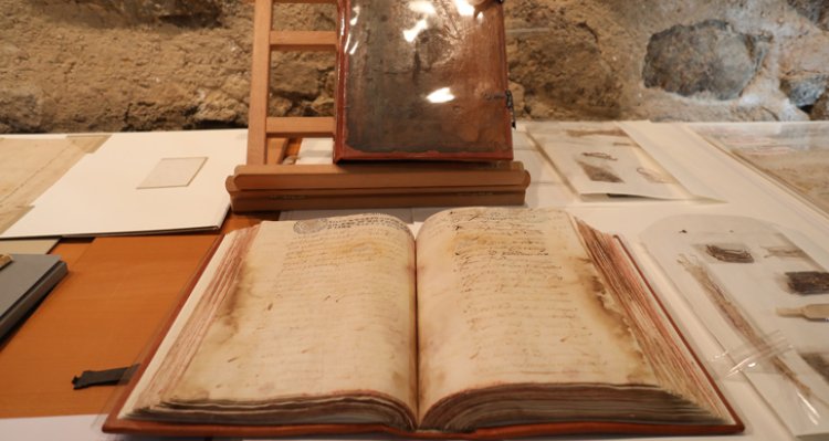 Toledo restaura documentos del siglo XIV de la compra de la Vega Baja y dos cuadernos de Cortes